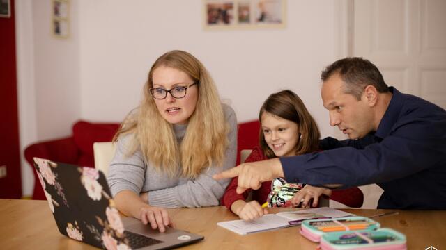 Hoe bespreek je een minder goed rapport met je kind? - Re-Mind 